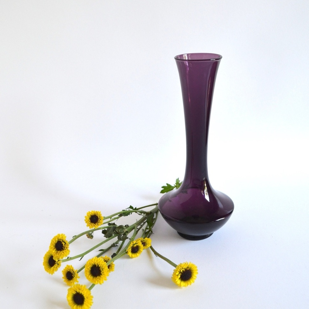 Vintage Lefton Glass Bud Vase in Amethyst